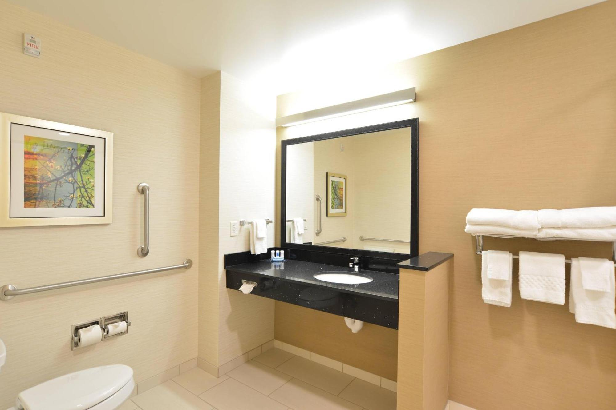 Fairfield Inn & Suites By Marriott Eau Claire/Chippewa Falls Экстерьер фото